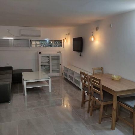 יחידת אירוח חדשה ומקסימה בכרמיאל Apartment ภายนอก รูปภาพ