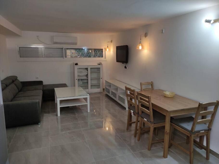 יחידת אירוח חדשה ומקסימה בכרמיאל Apartment ภายนอก รูปภาพ