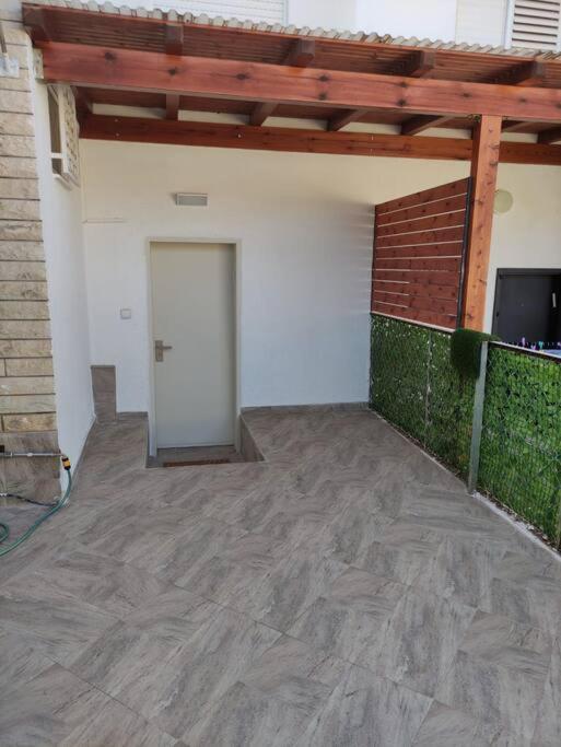 יחידת אירוח חדשה ומקסימה בכרמיאל Apartment ภายนอก รูปภาพ