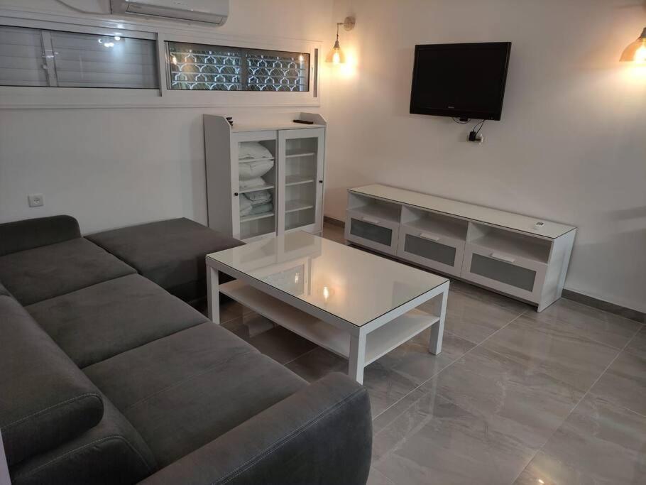 יחידת אירוח חדשה ומקסימה בכרמיאל Apartment ภายนอก รูปภาพ